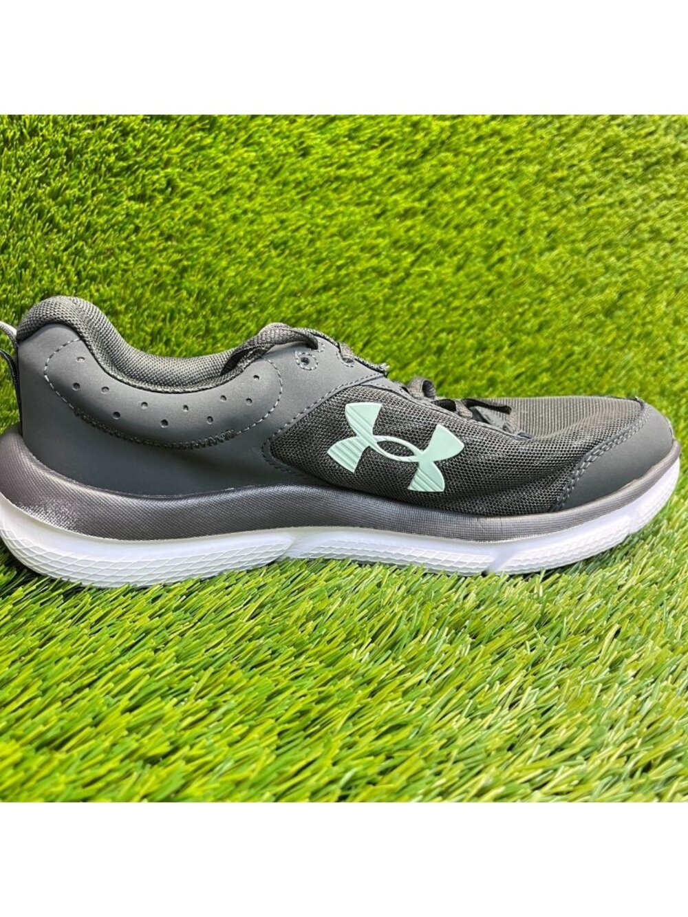 Under Armour Charged Assert 10 Women Size 9 Gray Athletic Running Shoes Sneakers